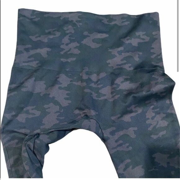 Spanx Seamless Camo‎ Leggings​ - Picture 4 of 5